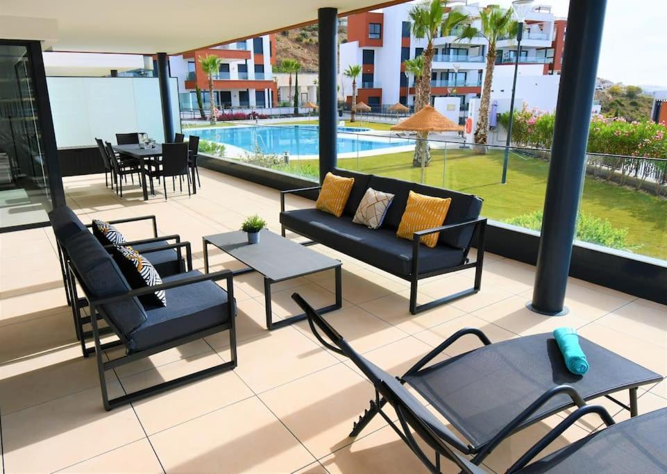Casa Kerr - Luxury Apt - Sleeps 9 - Los Boliches Apartment Malaga Exterior photo